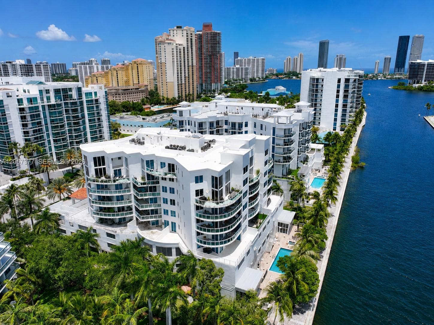 3000 NE 188th St # 709, Aventura, FL 33180 photo 2
