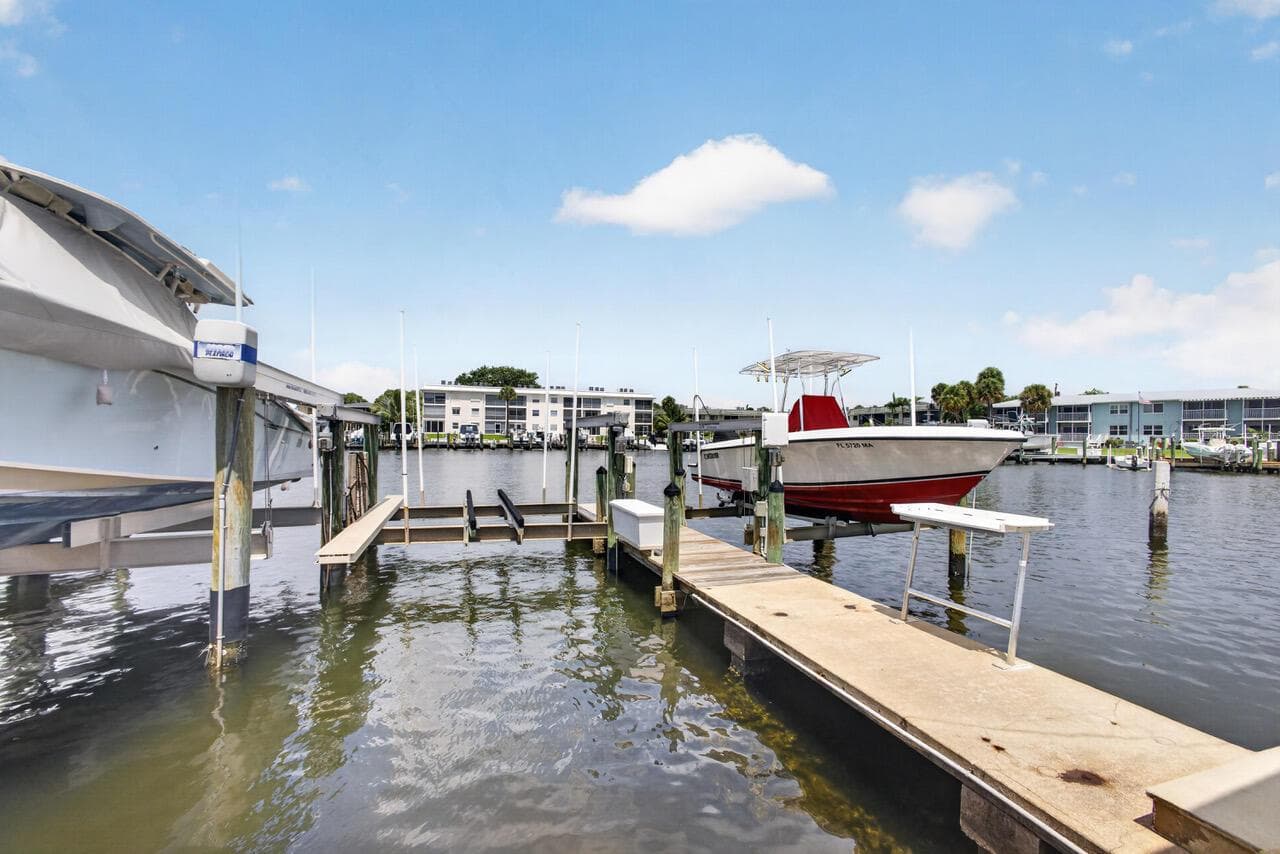 313 LAKE Circle # 311, North Palm Beach, FL 33408 photo 2