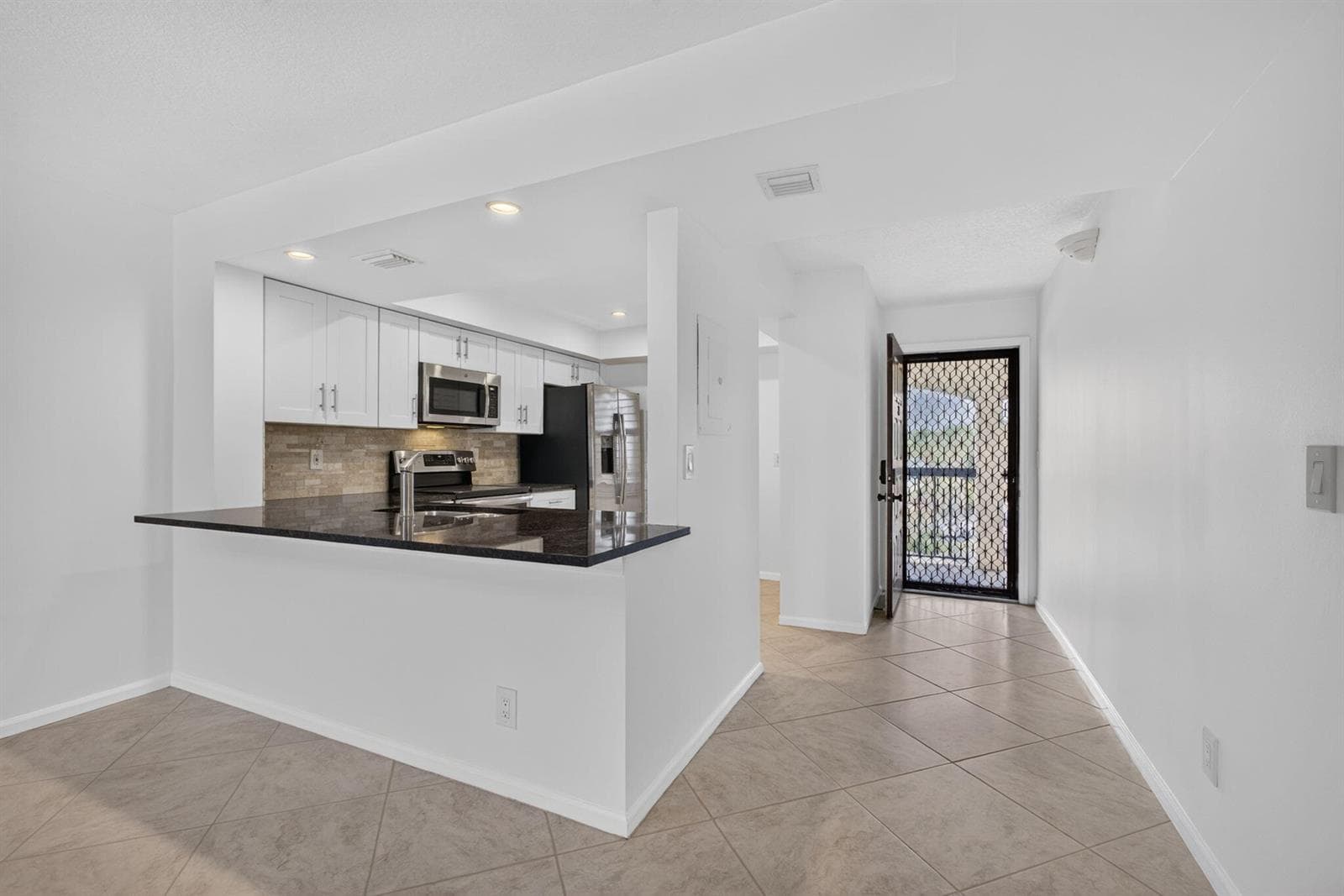 313 LAKE Circle # 311, North Palm Beach, FL 33408 photo 5