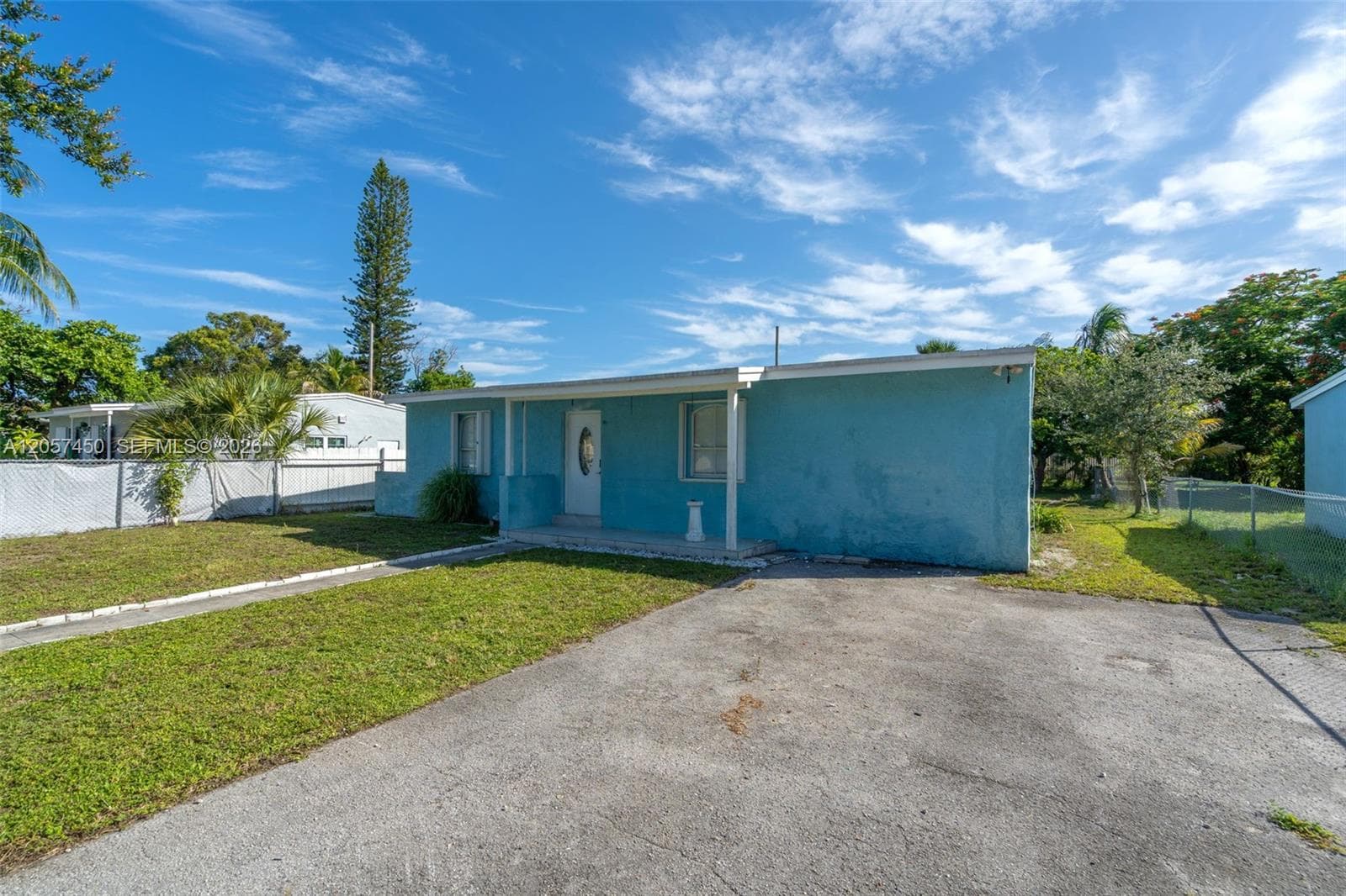 1207 Chateau Park Dr, Fort Lauderdale, FL 33311 photo 2