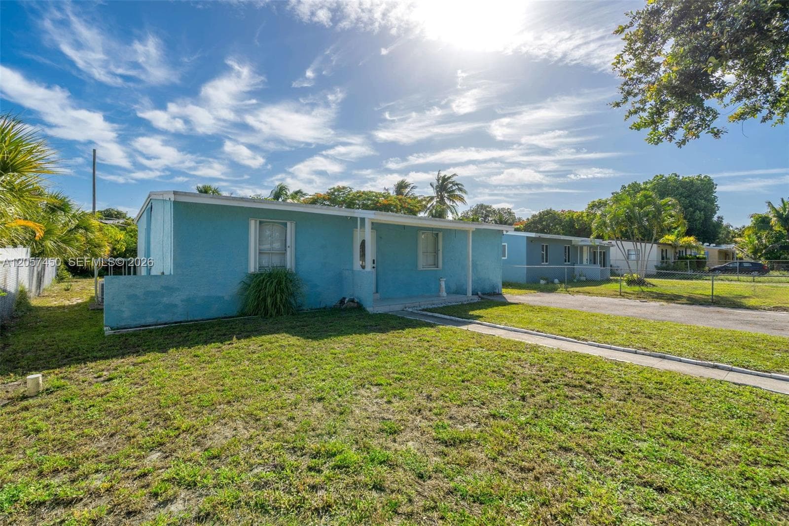 1207 Chateau Park Dr, Fort Lauderdale, FL 33311 photo 3
