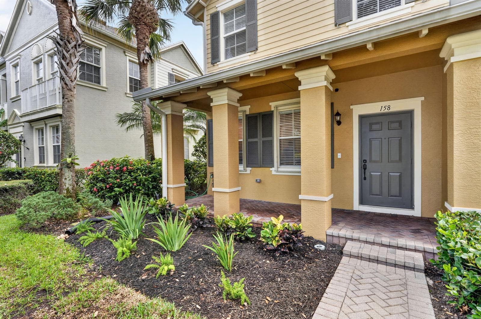 158 W Thatch Palm Circle, Jupiter, FL 33458 photo 2