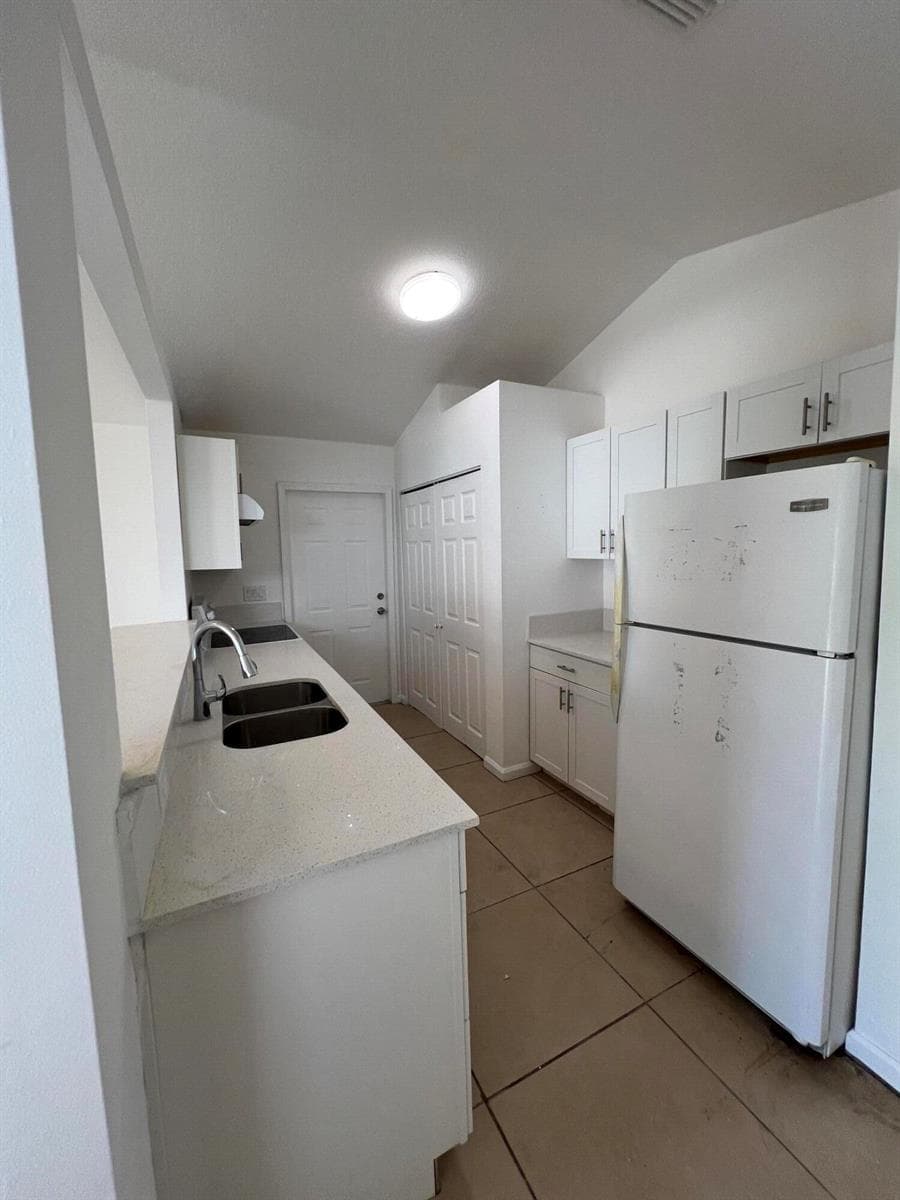 8444 SE DATE Street, Hobe Sound, FL 33455 photo 5