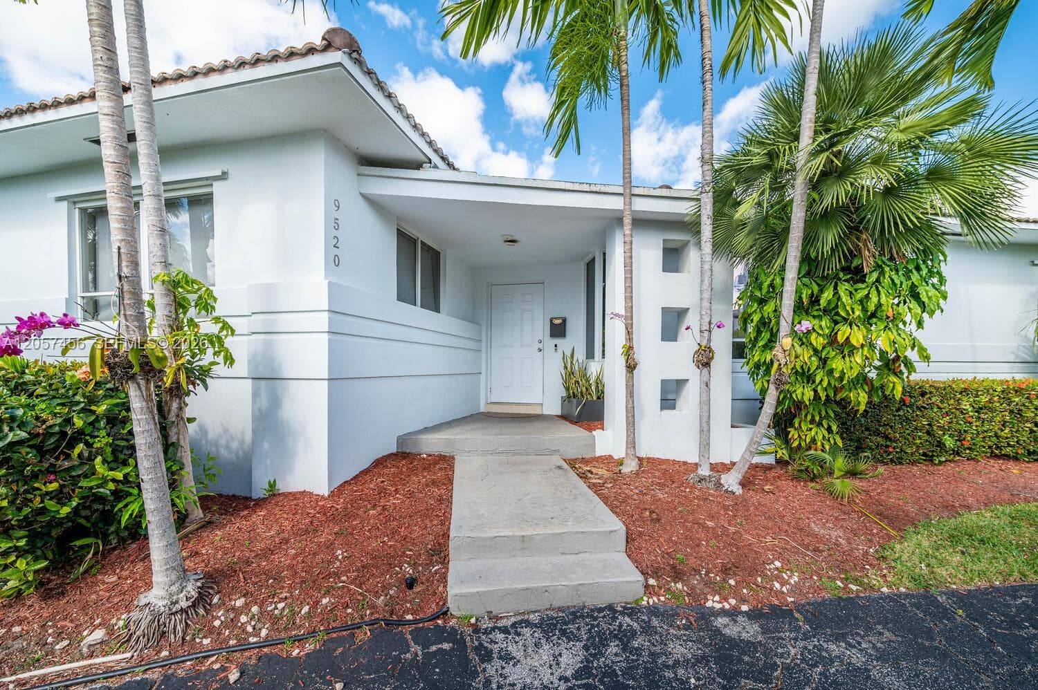 9520 E Broadview Dr, Bay Harbor Islands, FL 33154 photo 2