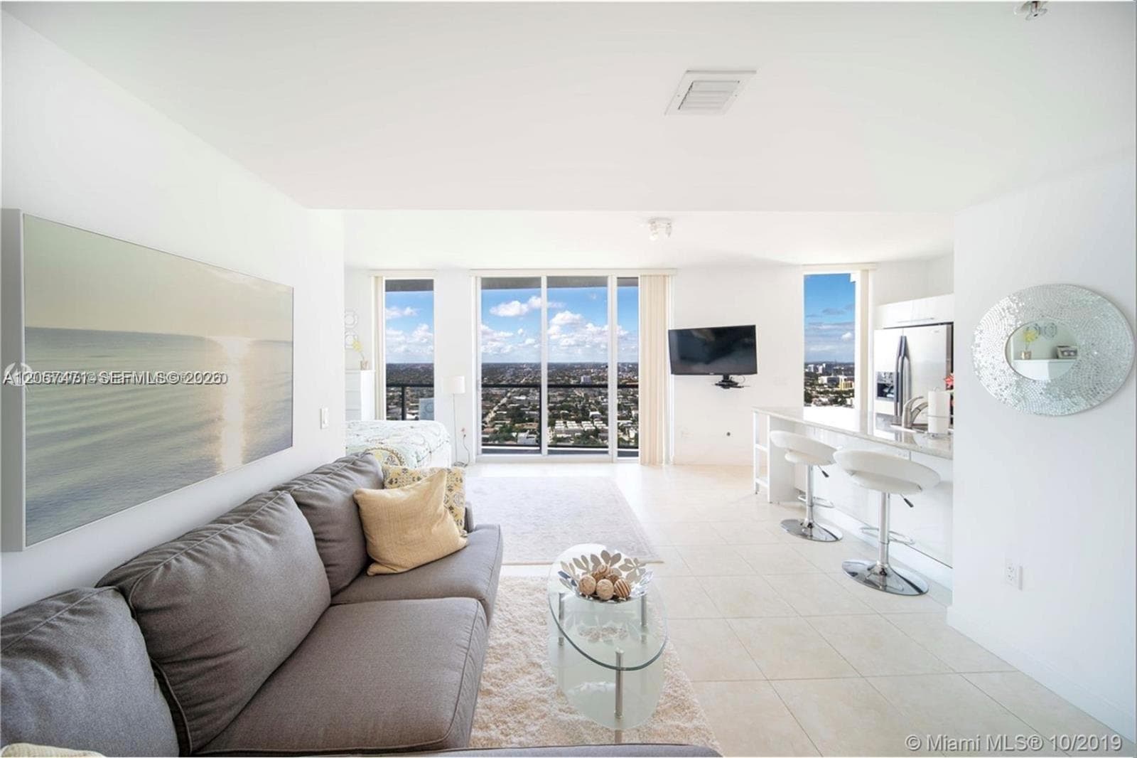 185 SW 7th St # 3600, Miami, FL 33130 photo 2