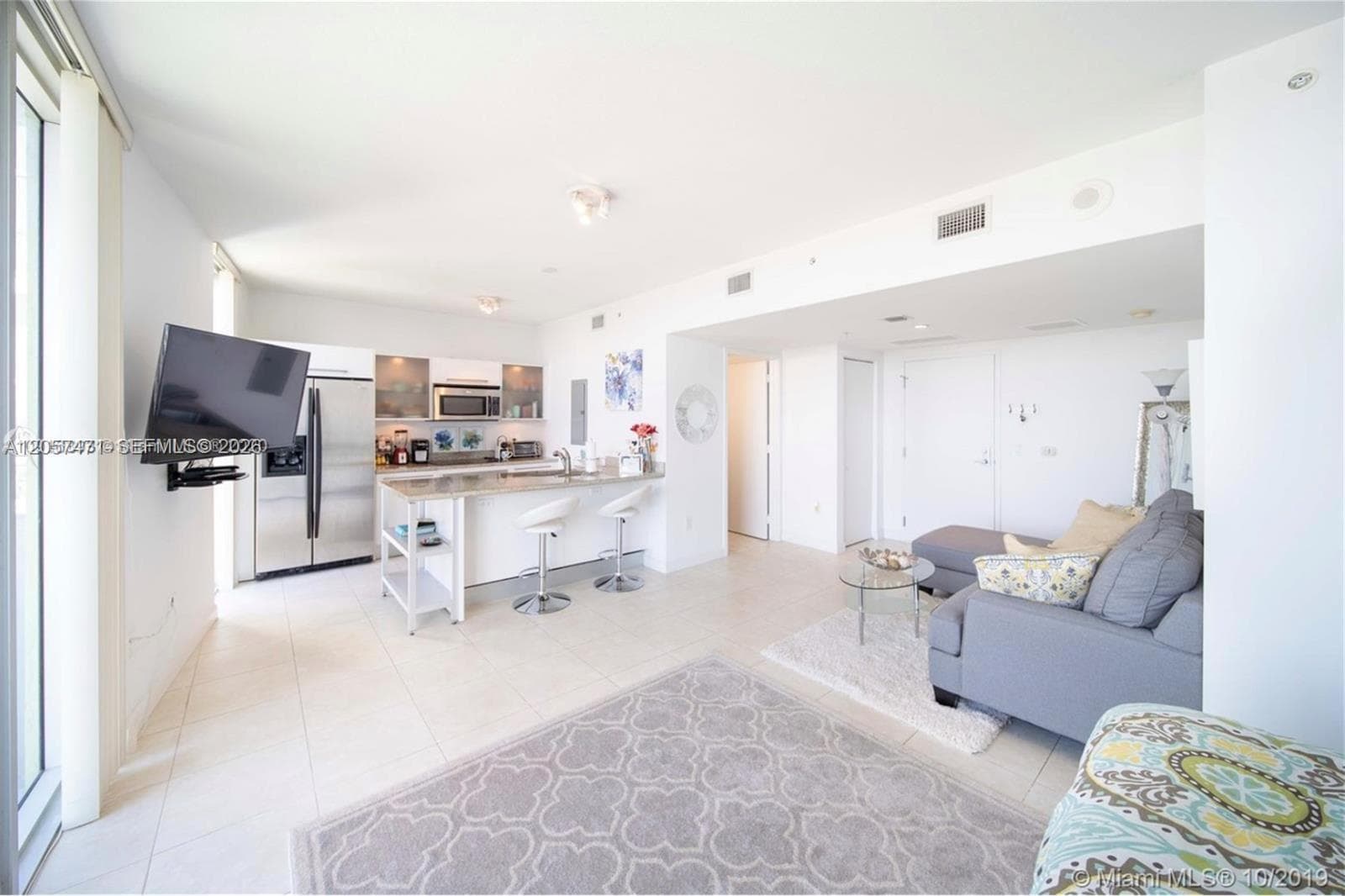 185 SW 7th St # 3600, Miami, FL 33130 photo 3
