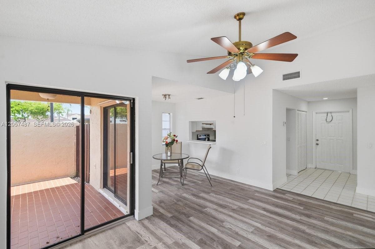 6473 NW 170th Ln, Hialeah, FL 33015 photo 3
