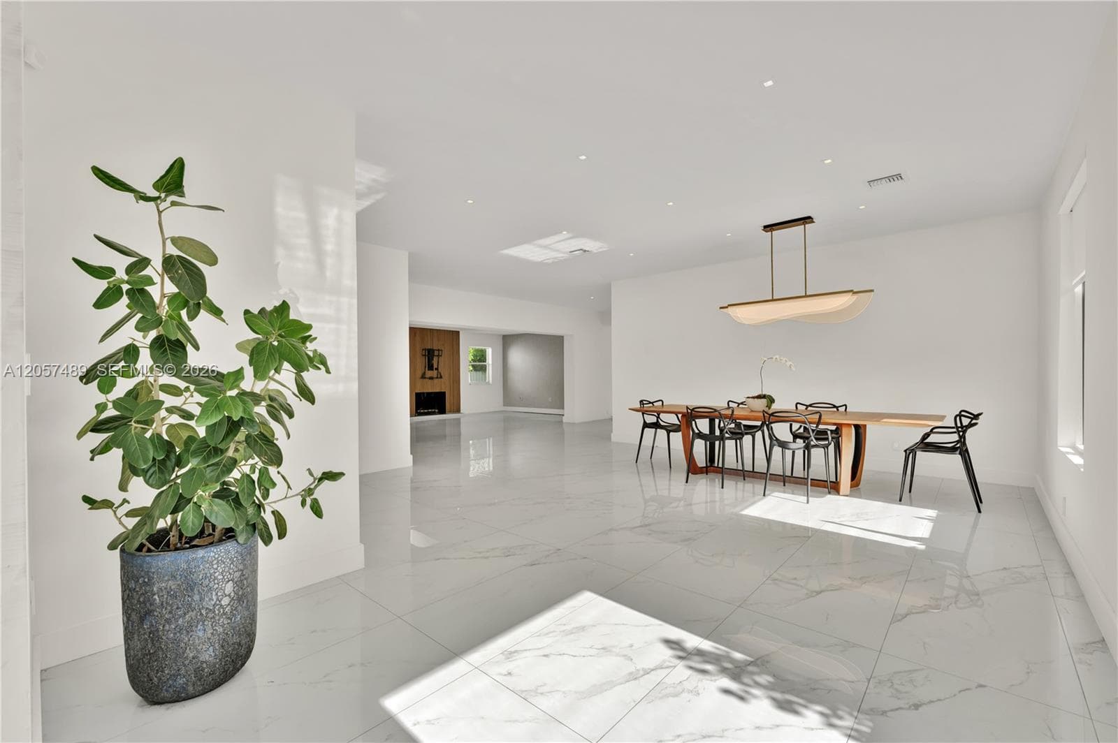 1777 Daytonia Rd, Miami Beach, FL 33141 photo 3