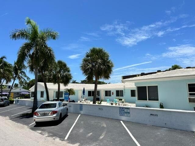 101 Linda Lane # 22, Palm Beach Shores, FL 33404