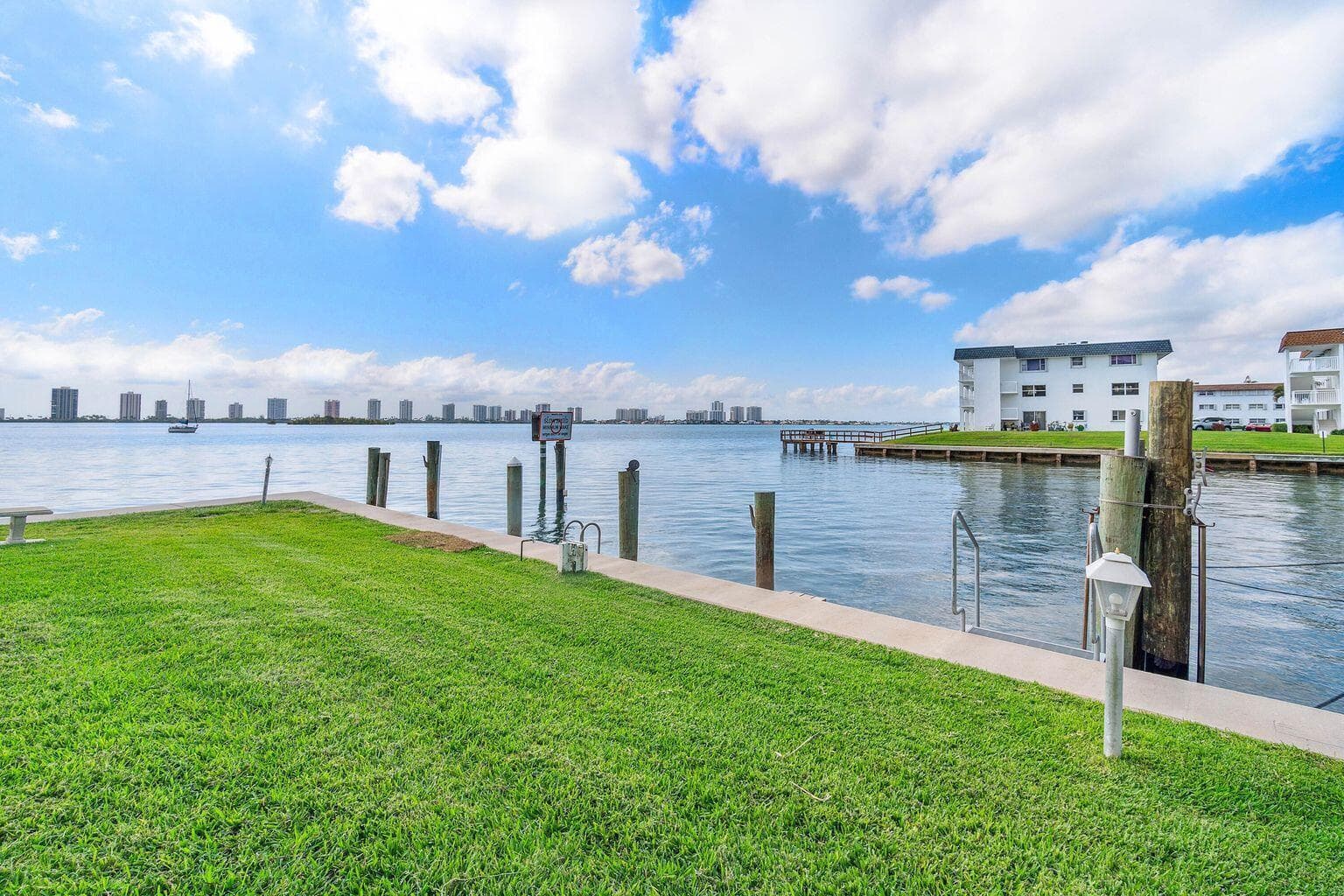 100 PARADISE HARBOUR Boulevard # 212, North Palm Beach, FL 33408 photo 2