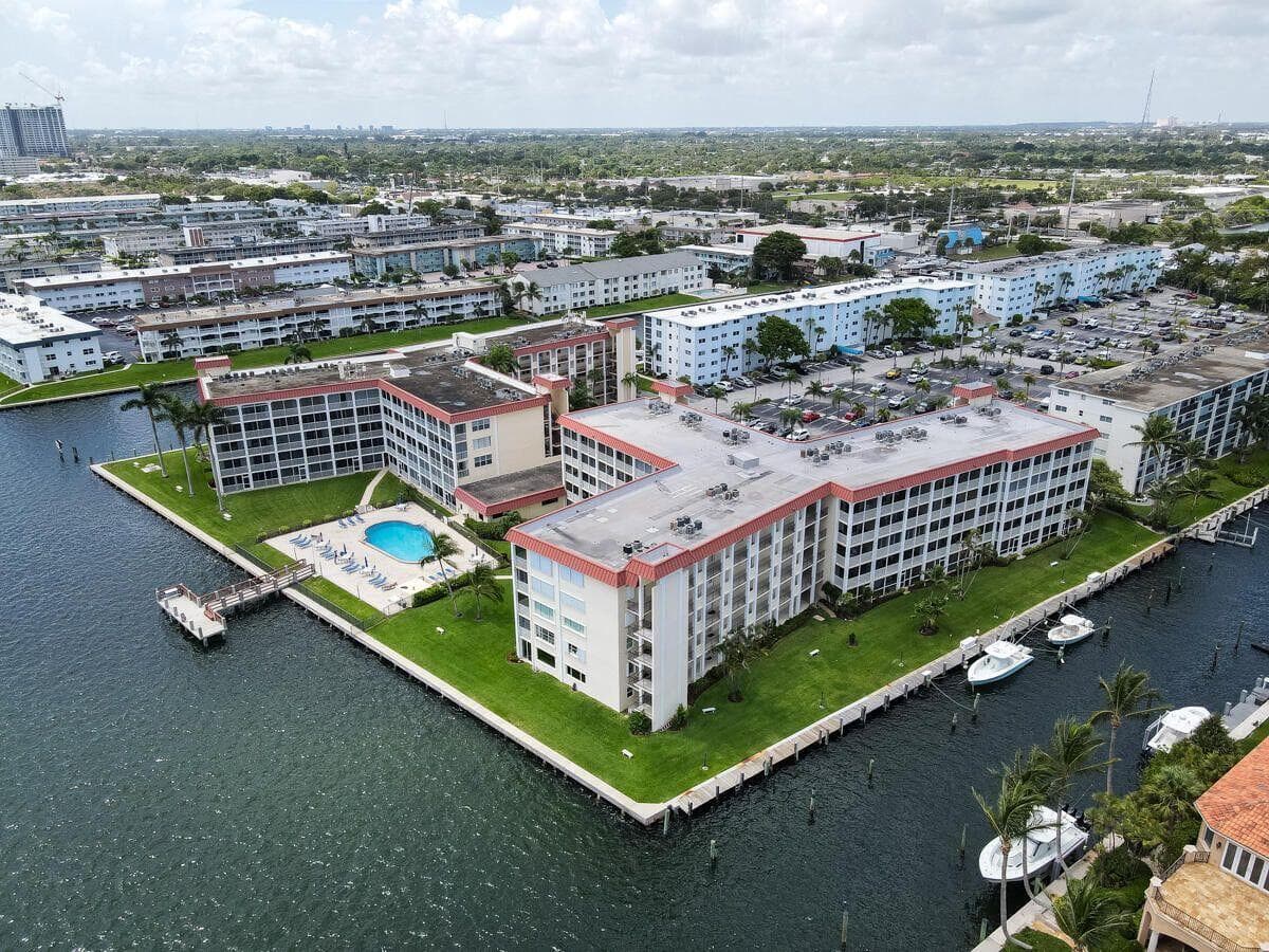100 PARADISE HARBOUR Boulevard # 212, North Palm Beach, FL 33408 photo 4