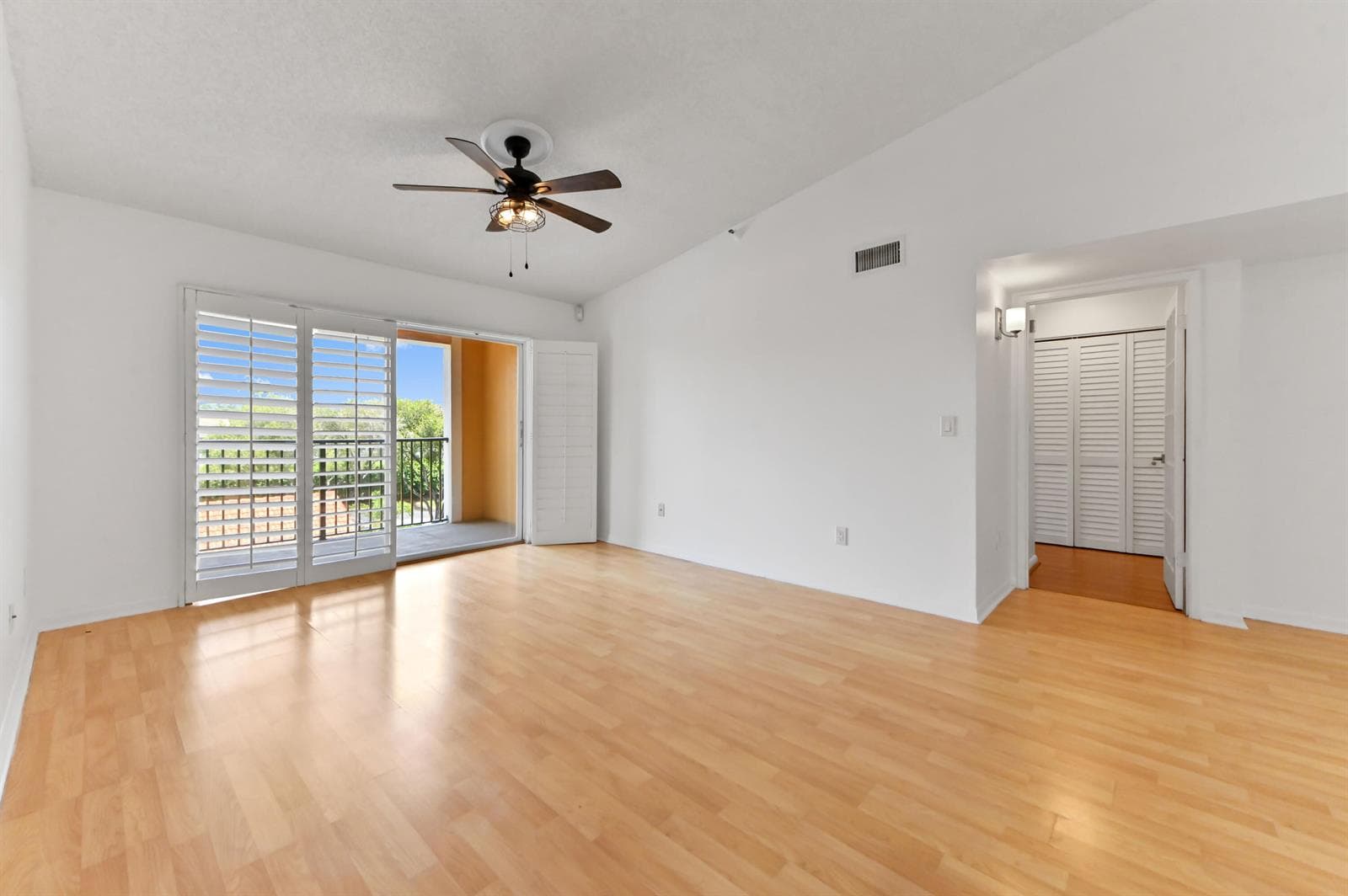 140 Yacht Club Way # 307, Hypoluxo, FL 33462 photo 5