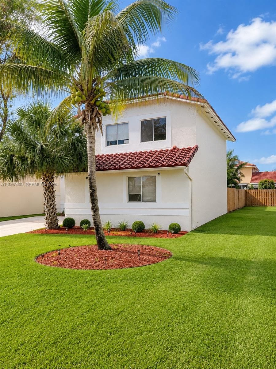 18318 NW 61st Ct, Hialeah, FL 33015 photo 2