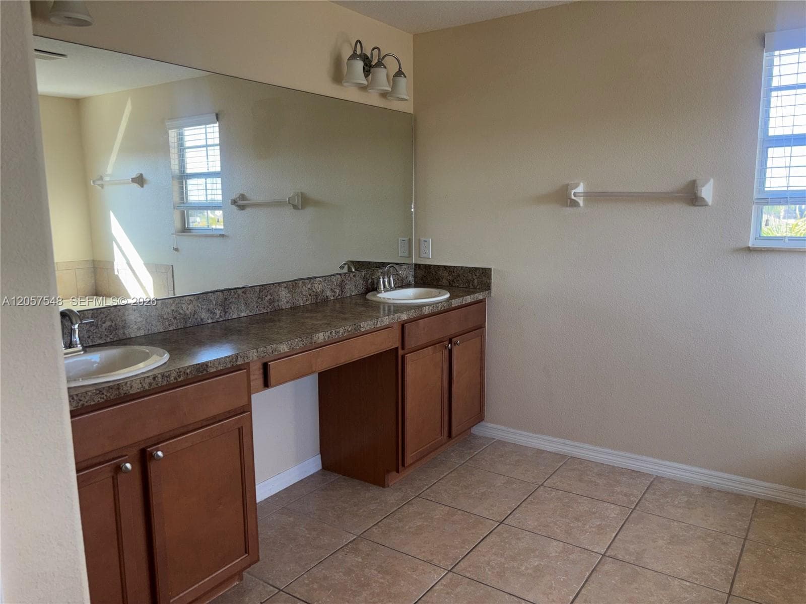 2579 Carrickton Circle, Other City - In The State Of Florida, FL 32824 photo 5