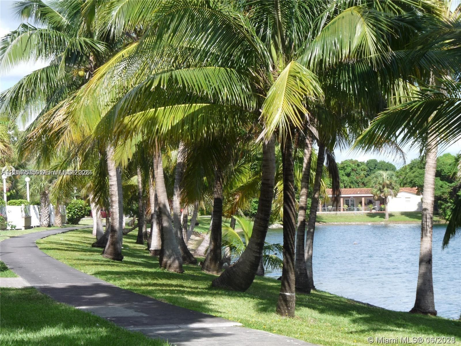 14221 N Kendall Dr # 110C, Miami, FL 33186 photo 2