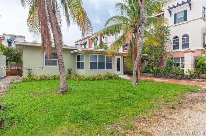 1025 NE 17th Way, Fort Lauderdale, FL 33304 photo 2