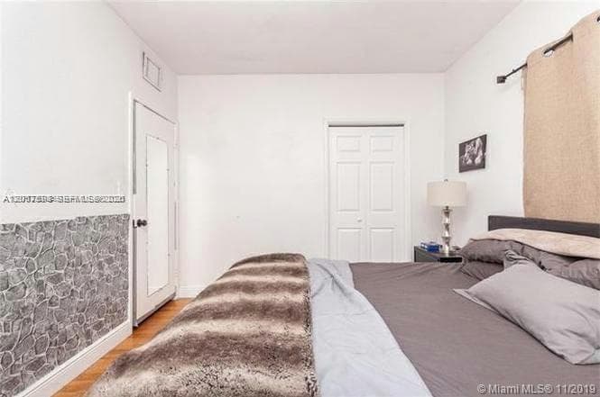 1025 NE 17th Way, Fort Lauderdale, FL 33304 photo 5