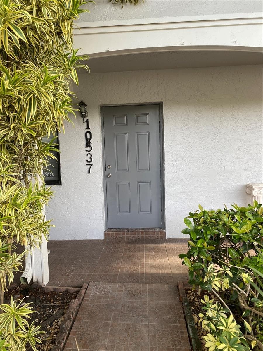 10537 NW 8th St, Pembroke Pines, FL 33026 photo 2