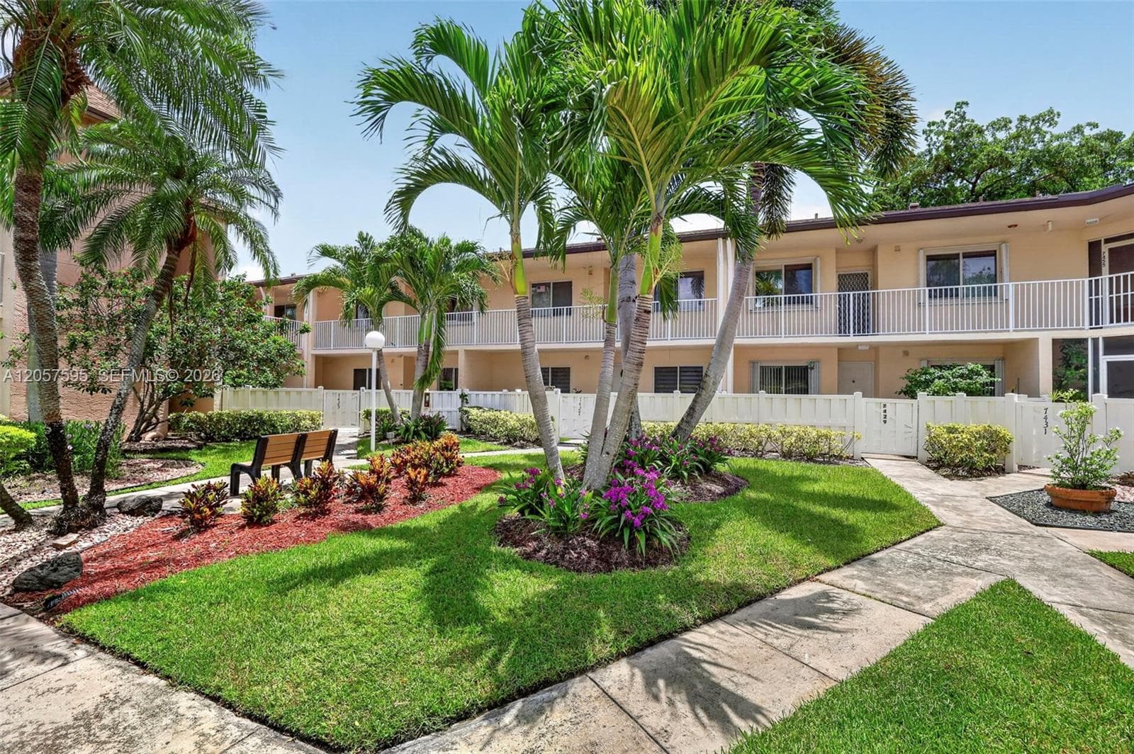 7449 N Devon Dr # 207, Tamarac, FL 33321