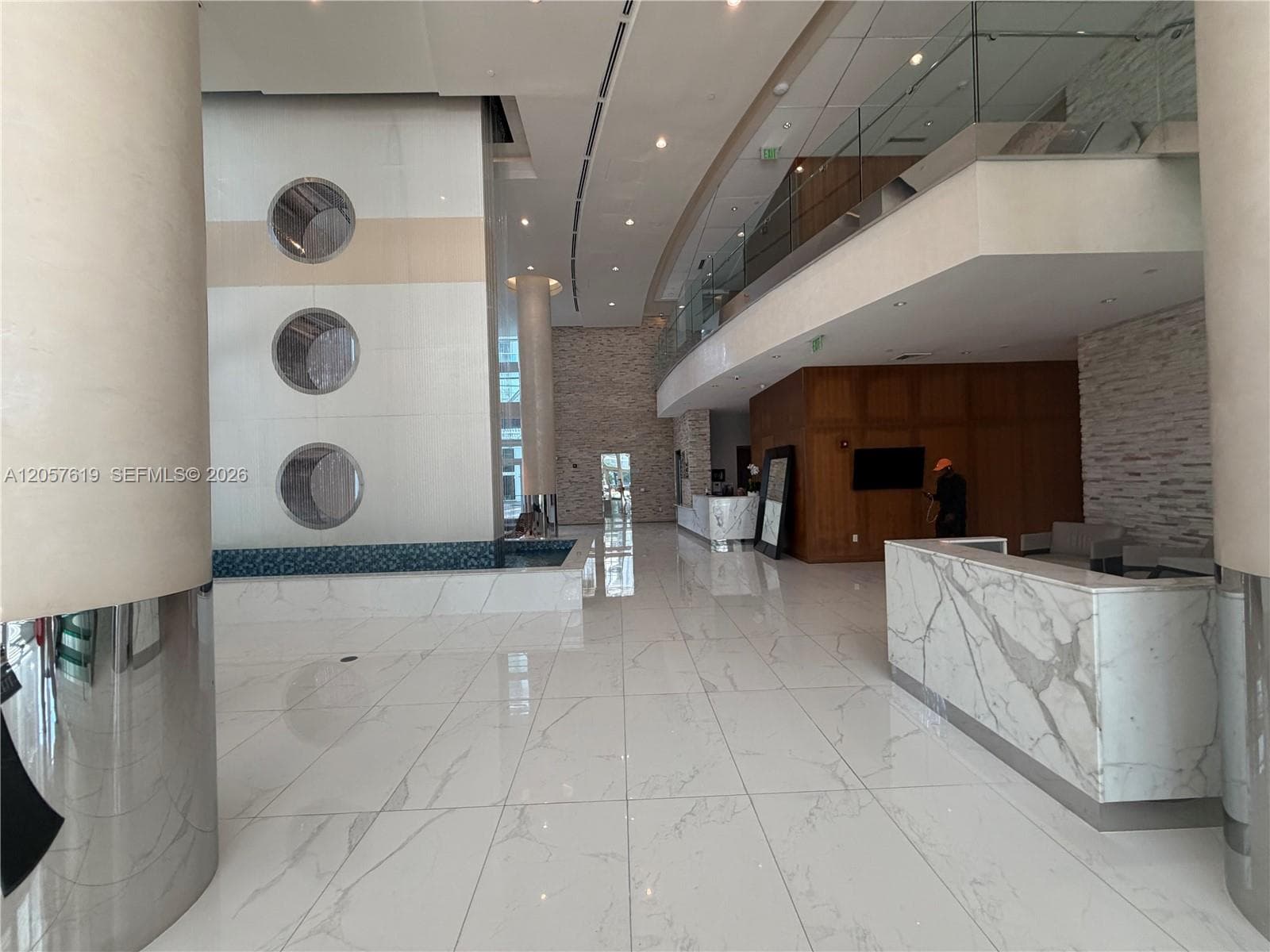 41 SE 5th St # 404, Miami, FL 33131 photo 2