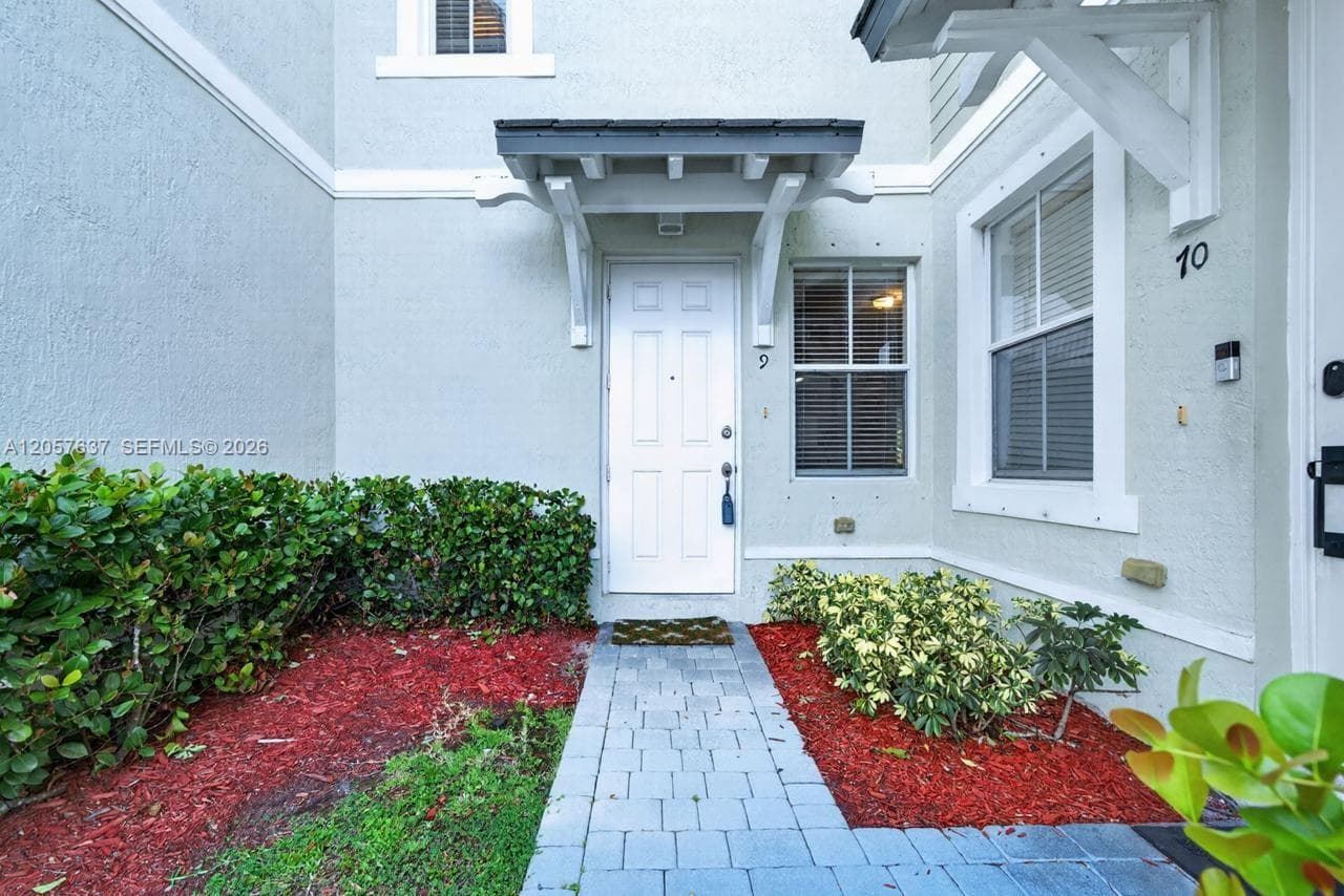 152 SE 29th Ave # 9, Homestead, FL 33033 photo 2
