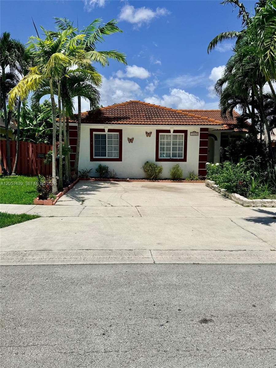 18300 SW 143rd Ct, Miami, FL 33177 photo 2