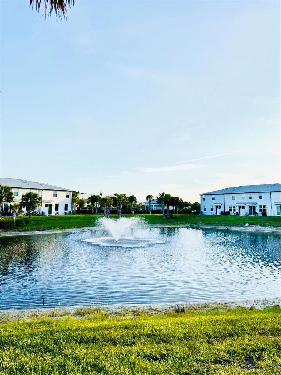 5677 MENTMORE Drive # 5677, Mangonia Park, FL 33407 photo 2