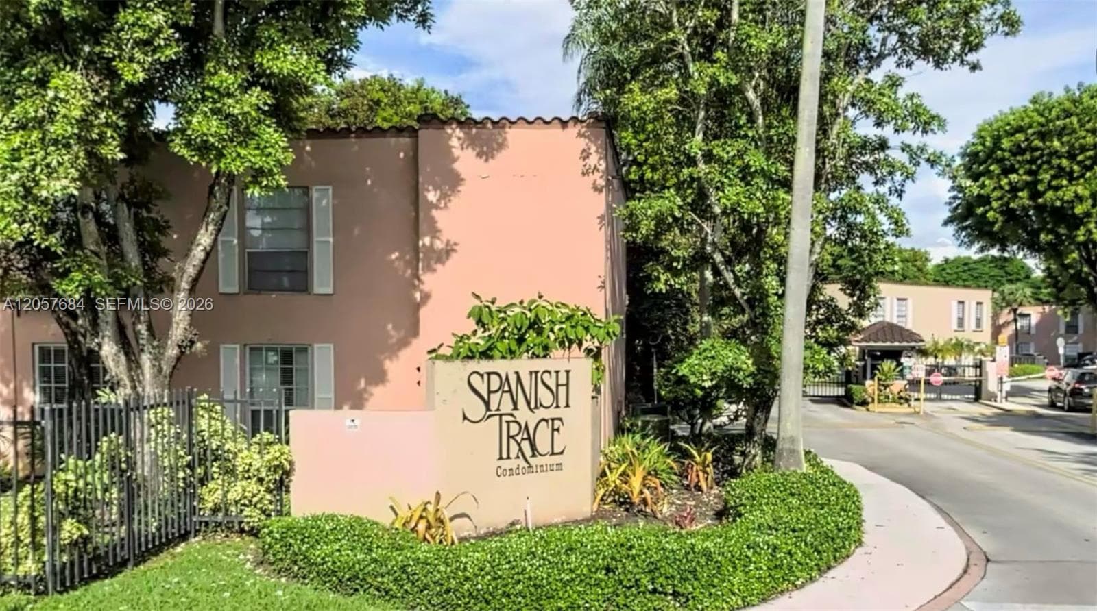 10762 N Kendall Dr # I16, Miami, FL 33176