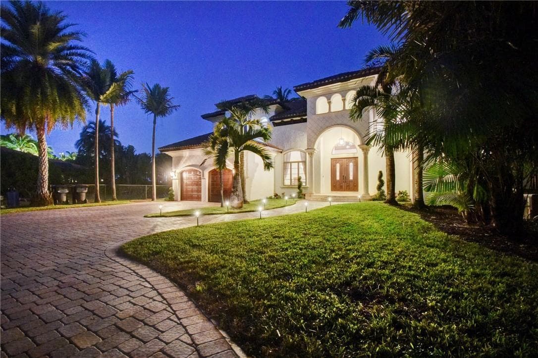 1320 S LAKESIDE Drive, FL 33460 photo 2