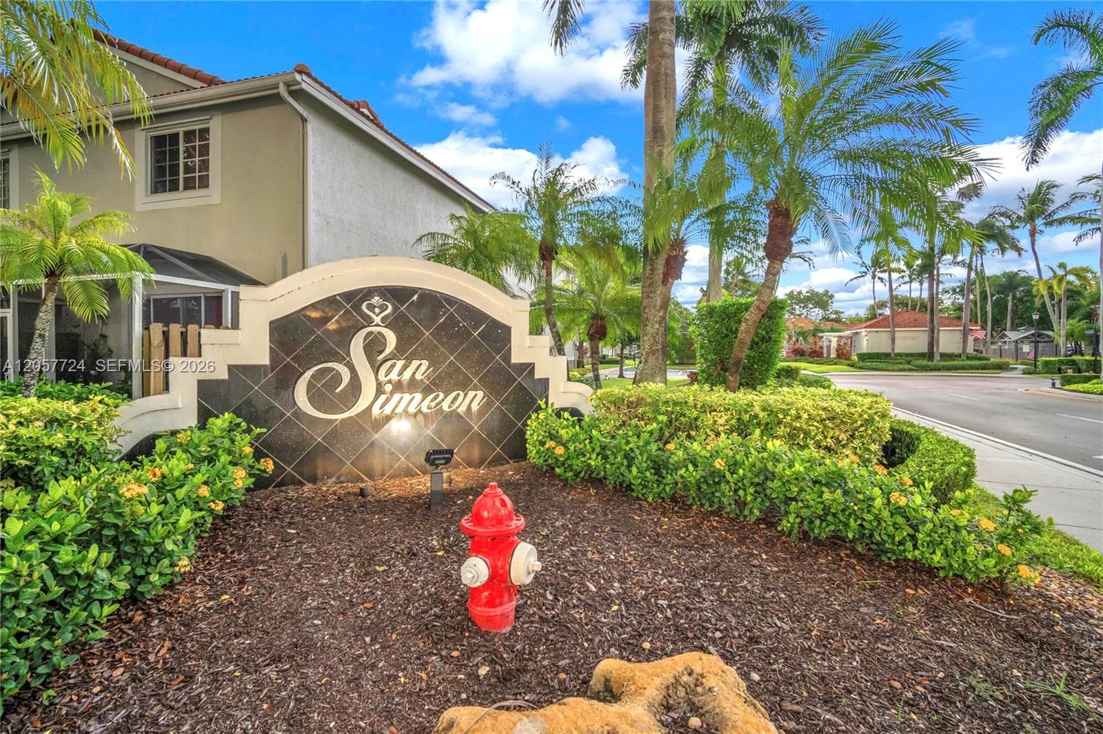 3692 San Simeon Cir, Weston, FL 33331