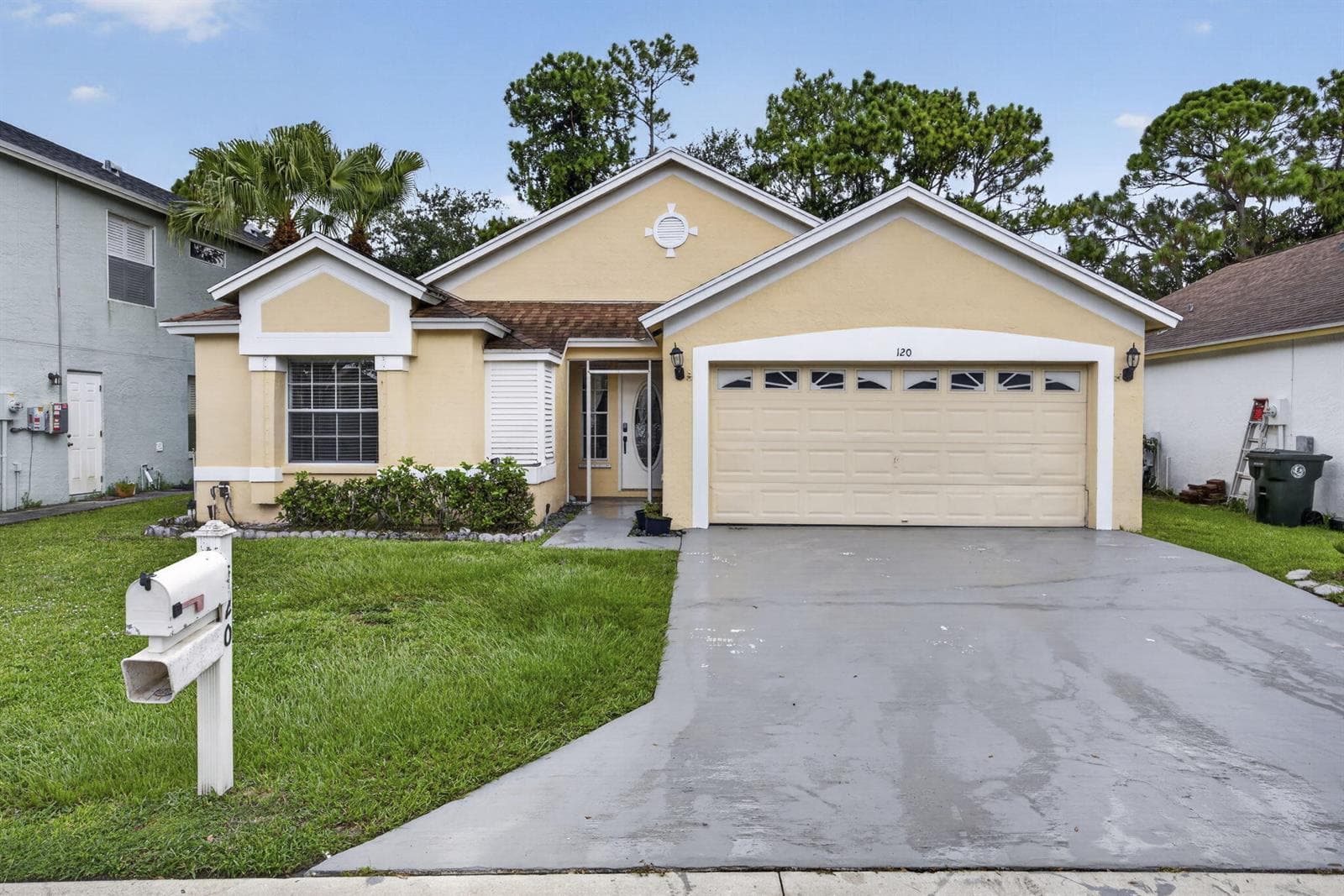 120 Paddock Lane, FL 33413