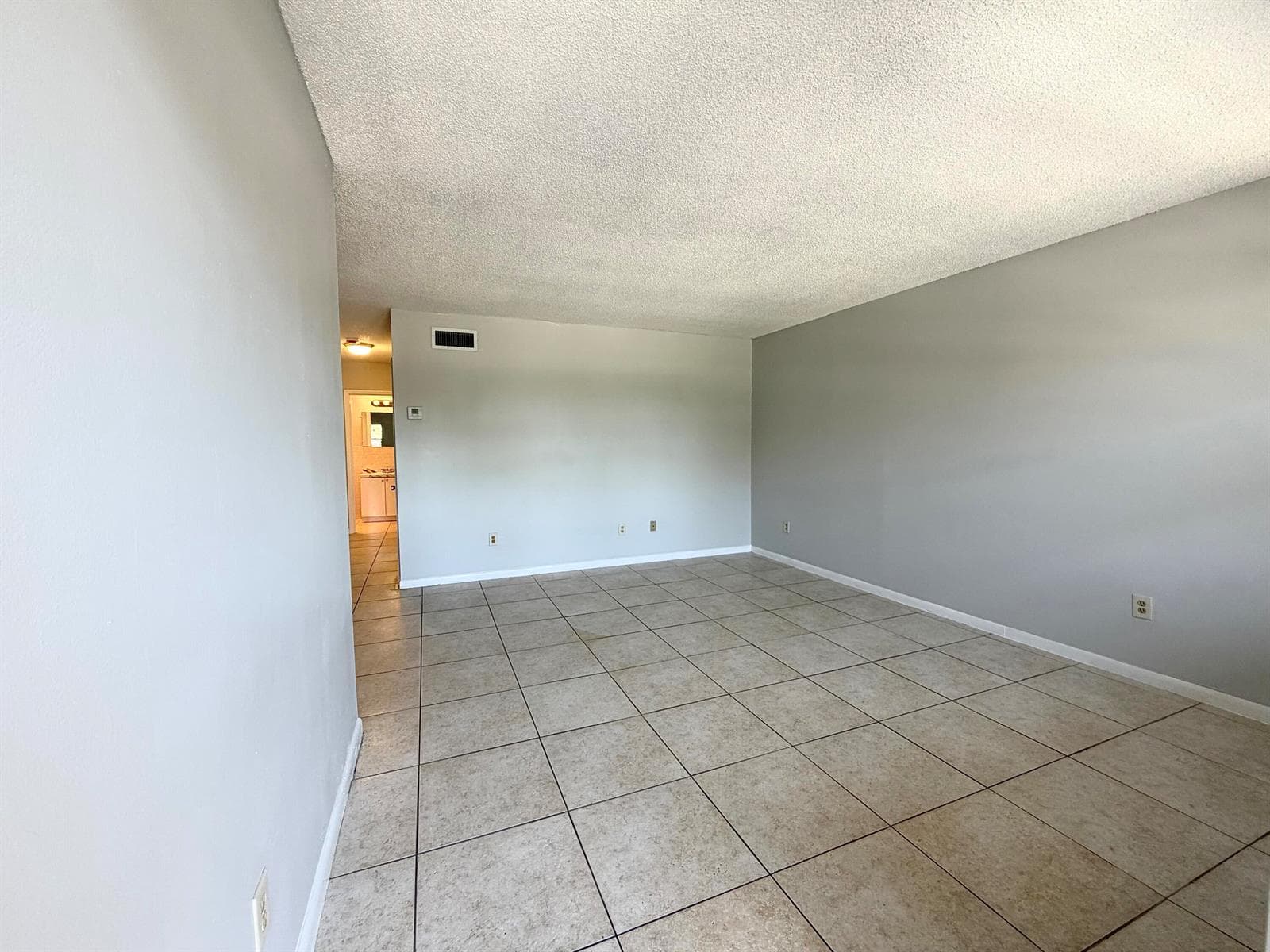 615 NE 10TH Street # 204, Hallandale Beach, FL 33009 photo 3