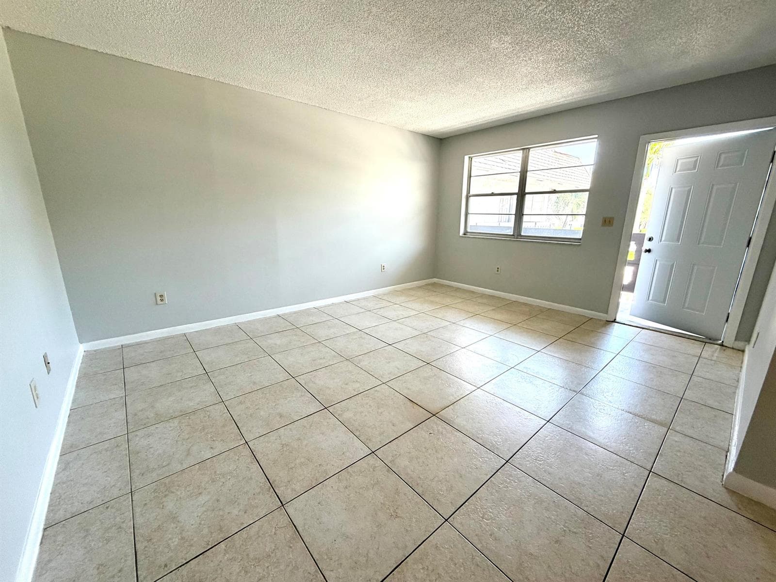 615 NE 10TH Street # 204, Hallandale Beach, FL 33009 photo 5