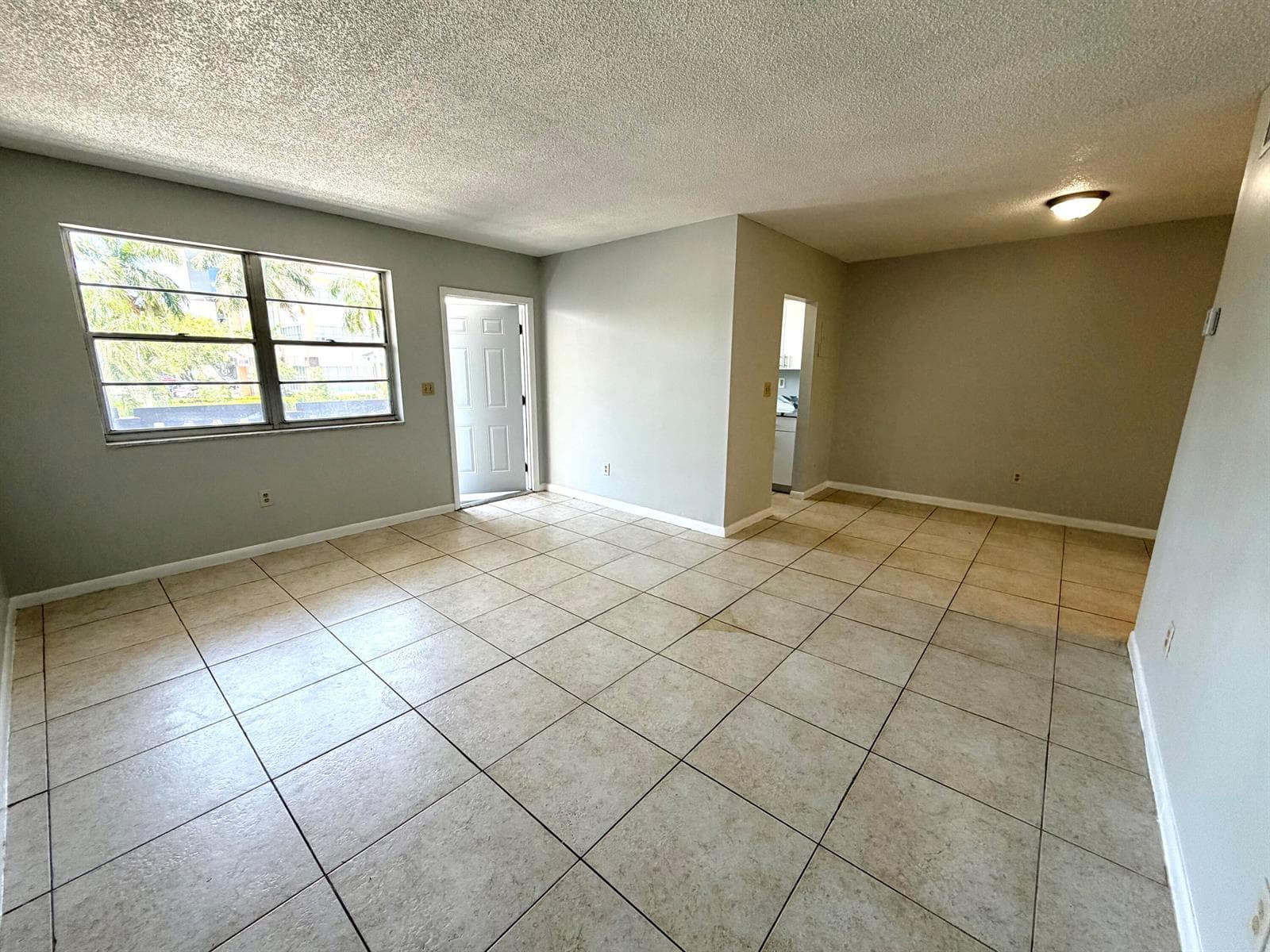 615 NE 10TH Street # 204, Hallandale Beach, FL 33009 photo 4