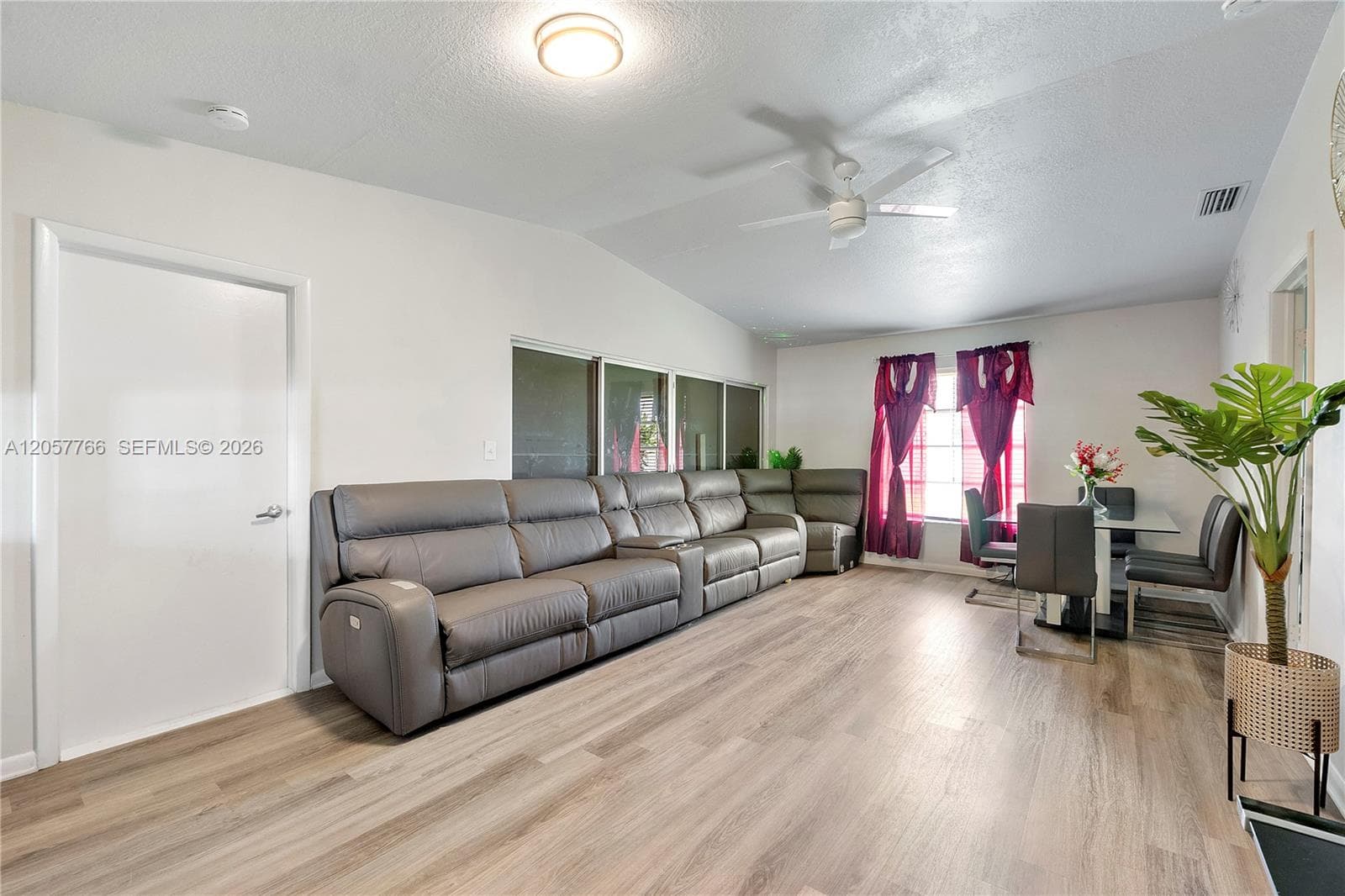 5550 S Lakewood Cir S #B, Margate, FL 33063 photo 2