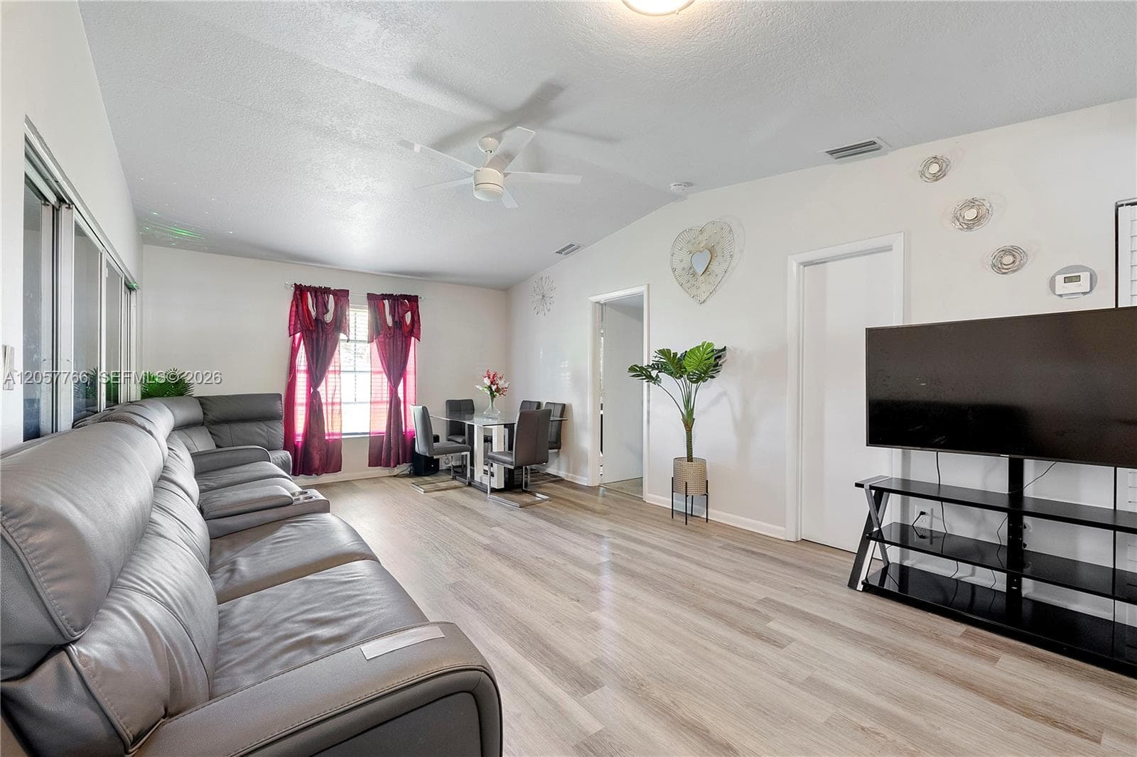 5550 S Lakewood Cir S #B, Margate, FL 33063 photo 3