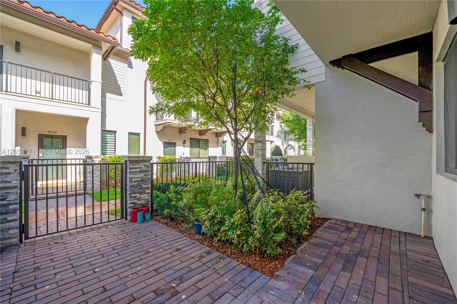 4733 NW 83rd Pkwy, Doral, FL 33166 photo 2