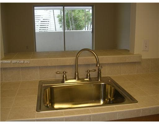500 BAYVIEW Drive # 122, Sunny Isles Beach, FL 33160 photo 5