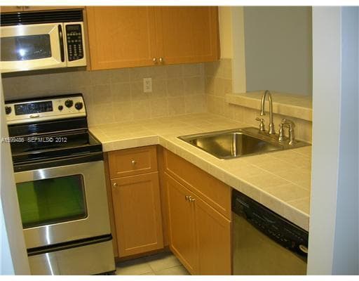 500 BAYVIEW Drive # 122, Sunny Isles Beach, FL 33160 photo 4