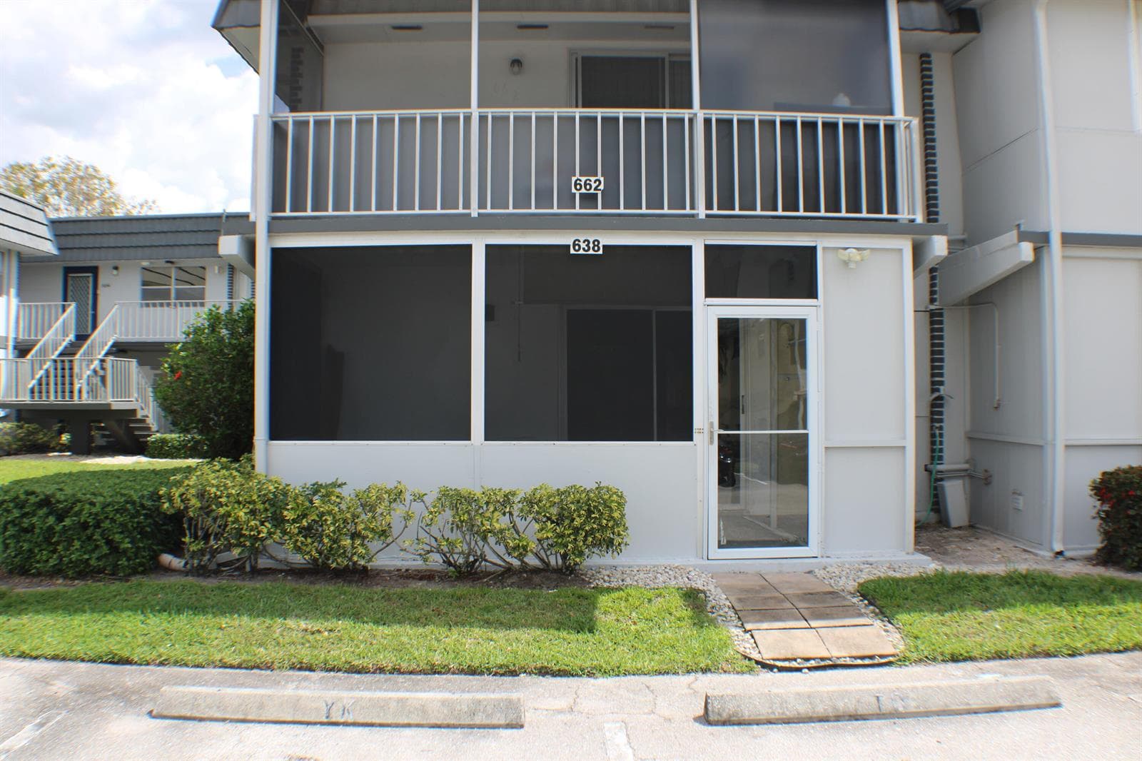 638 Saxony N, Delray Beach, FL 33446 photo 2