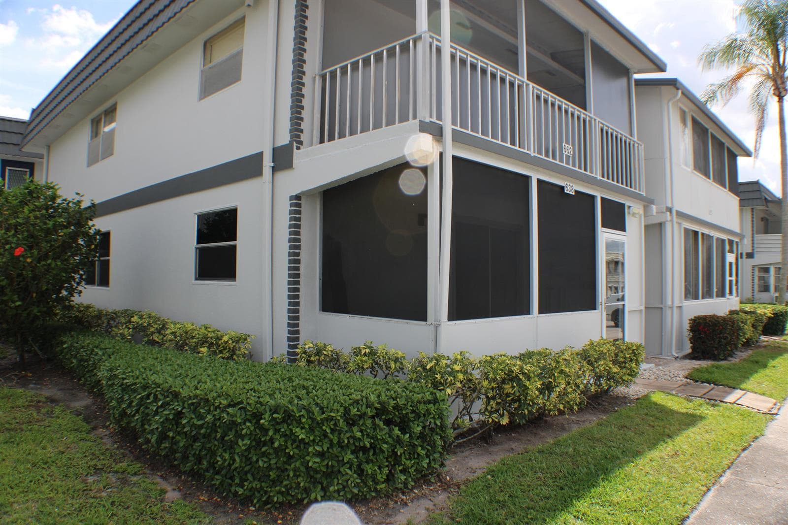 638 Saxony N, Delray Beach, FL 33446 photo 4