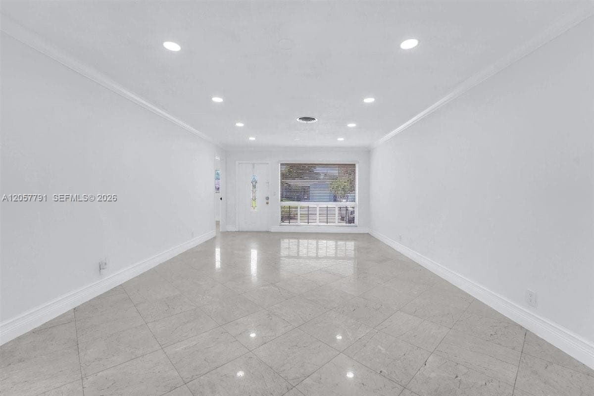 2005 N 36th Ave, Hollywood, FL 33021 photo 5