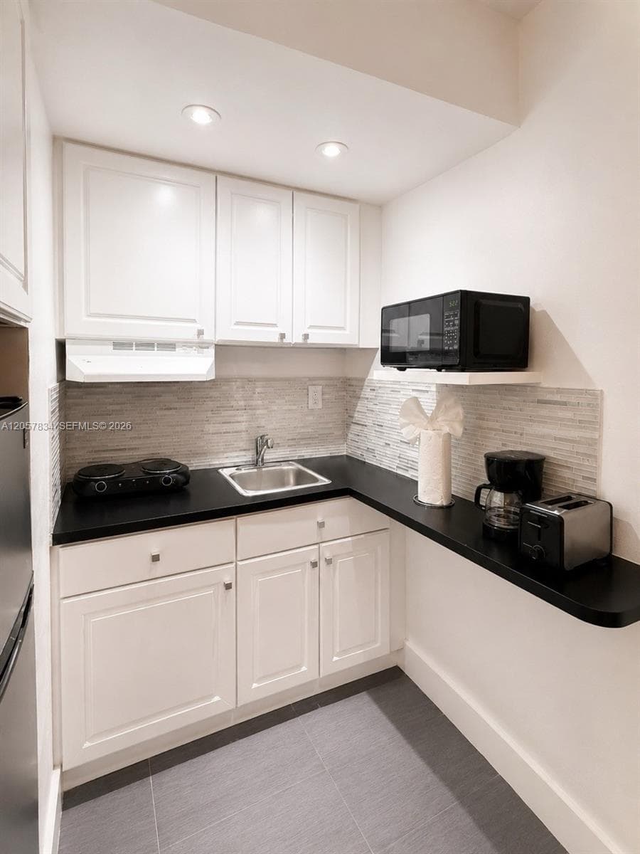 3025 Indian Creek Dr # 204, Miami Beach, FL 33140 photo 3