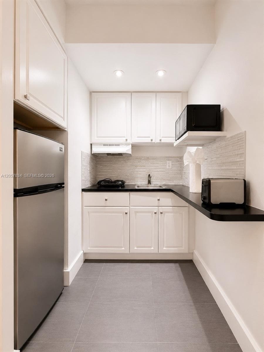 3025 Indian Creek Dr # 204, Miami Beach, FL 33140