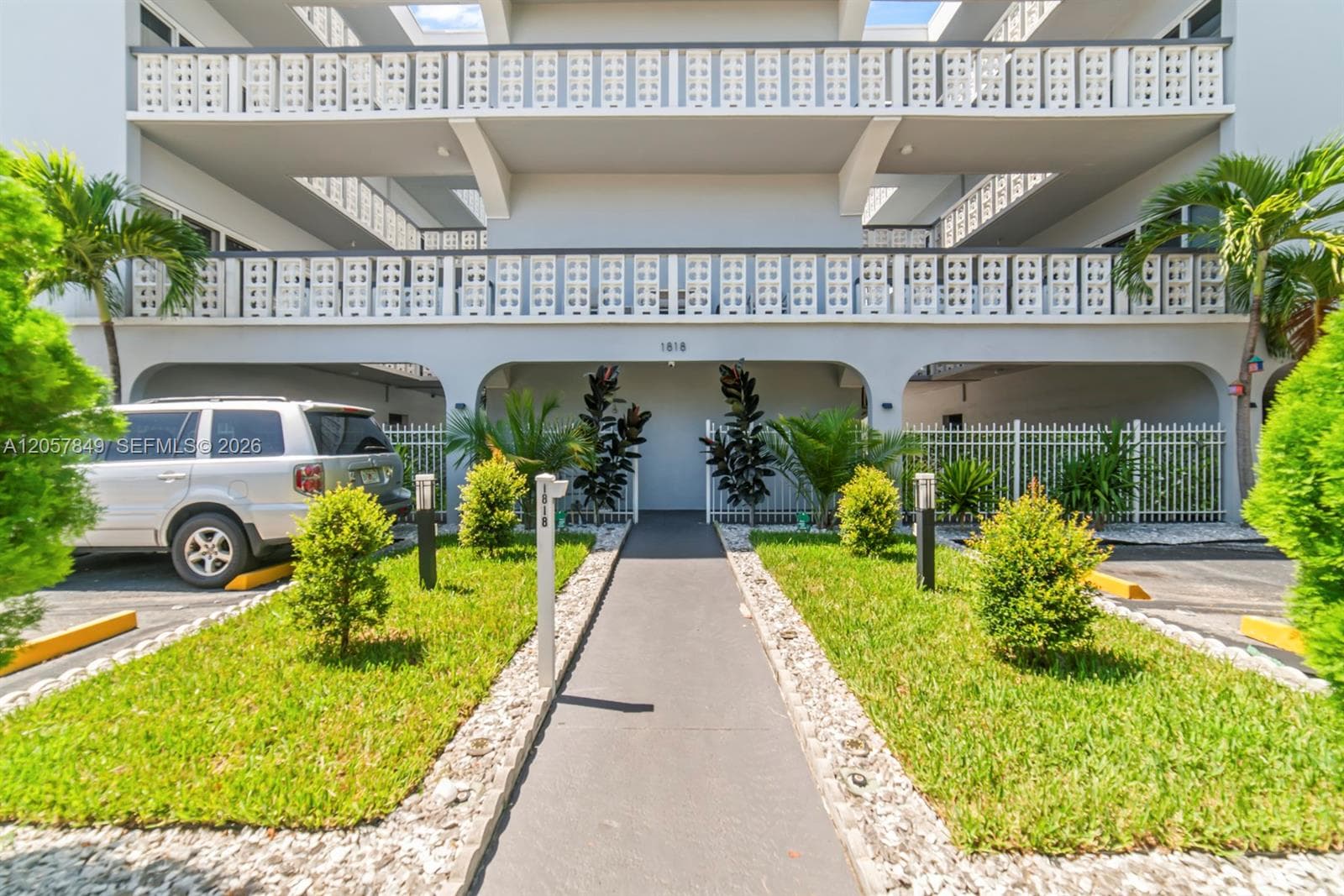 1818 Rodman St # 4A, Hollywood, FL 33020 photo 2