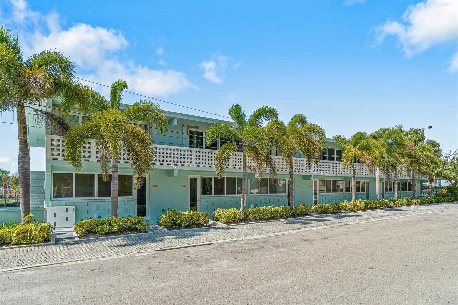 65 SE Spanish Trail # 2070, Boca Raton, FL 33432