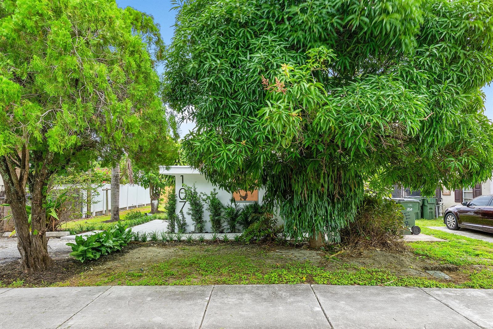 107 SW 4TH Avenue, Delray Beach, FL 33444 photo 2