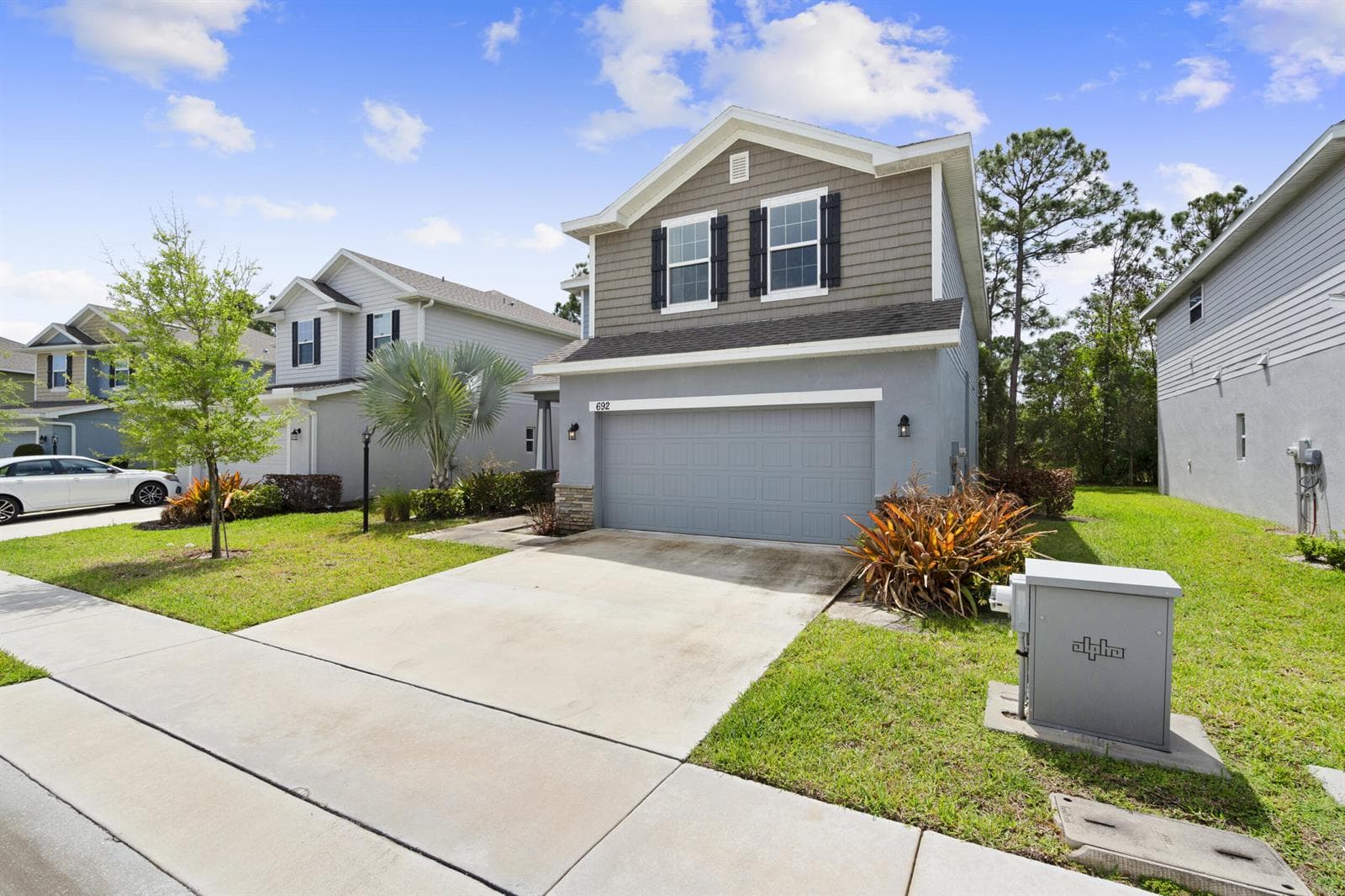 692 NE Turtleback Trail, Port St. Lucie, FL 34983 photo 3