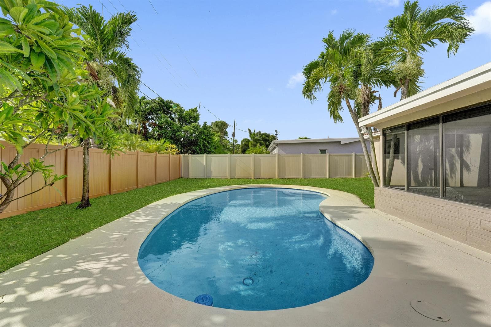 4360 NE 13th Avenue, Oakland Park, FL 33334 photo 2