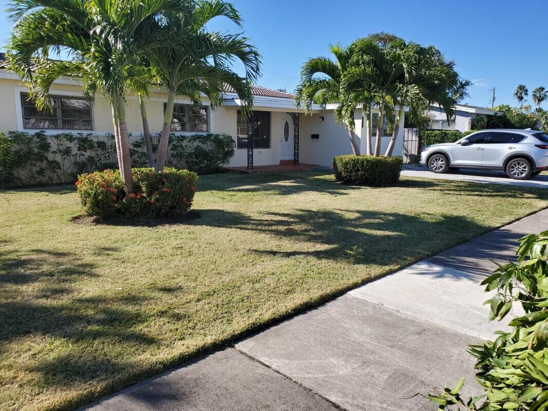 2460 NE 215th Street, Miami, FL 33180